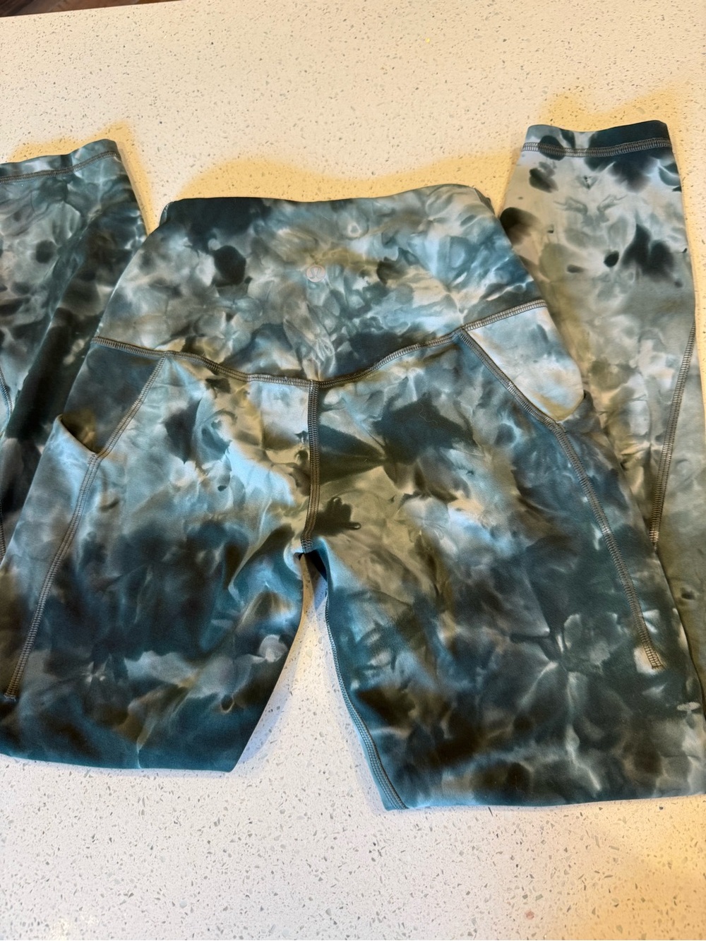 lululemon athletica Tie-Dye Leggings - green with Side pockets